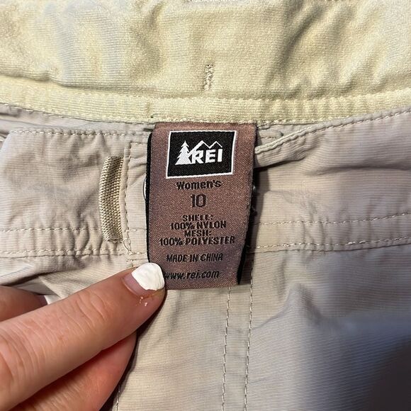 REI Gray Cargo Shorts with Durable Construction - Picture 2 of 6